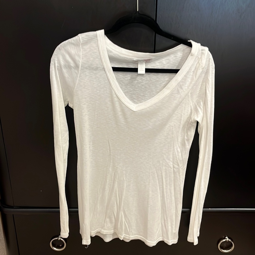 Michael Stars one size - fits like a med, white long sleeve T